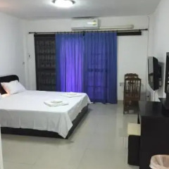 Отель Rosie's Bar And Guesthouse Паттайя комната для гостей фото 5