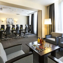 Отель Crowne Plaza Paris Republique Франция, Париж - 1 отзыв об отеле, цены и фото номеров - забронировать отель Crowne Plaza Paris Republique онлайн спортивное сооружение