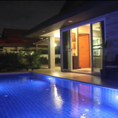 Отель The Ville Pool Villa Jomtien бассейн