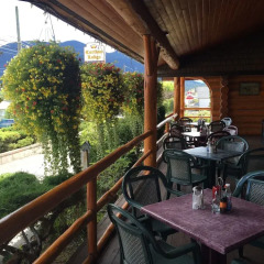 Отель Cariboo Lodge балкон