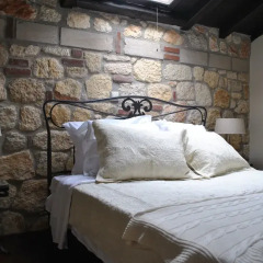 Отель Halkidiki Luxurious Stonehouses комната для гостей