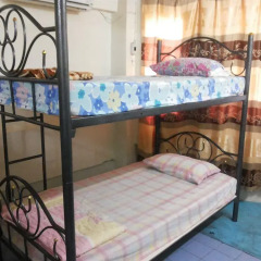 Отель Samsen 6 Guesthouse Бангкок комната для гостей