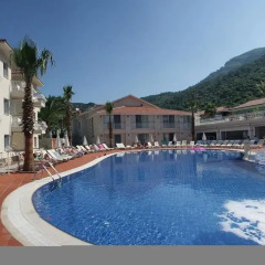 The Blue Lagoon Deluxe Hotel бассейн фото 3