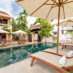 Отель Tonkin Creeper Flower Villa бассейн