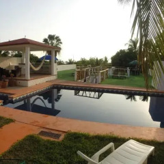 Отель Casa Bonita Guesthouse бассейн