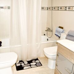 Отель Apartaments AR Caribe Испания, Льорет-де-Мар - отзывы, цены и фото номеров - забронировать отель Apartaments AR Caribe онлайн ванная фото 2