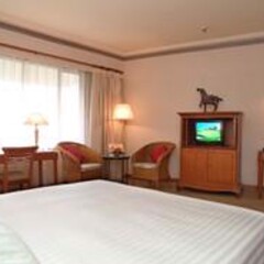 Отель Equatorial Kuala Lumpur Малайзия, Куала-Лумпур - отзывы, цены и фото номеров - забронировать отель Equatorial Kuala Lumpur онлайн комната для гостей фото 4