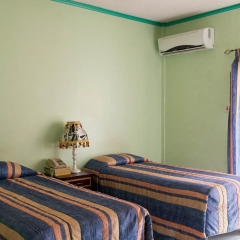 Отель Rooms On the Hip Strip - Montego Bay детские мероприятия