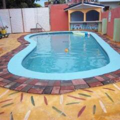 Отель Tropical Court Resort Near Montego Bay Airport детские мероприятия