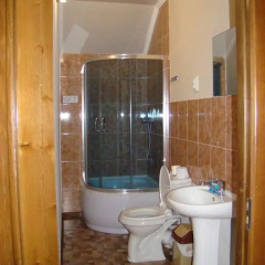 Отель Guest House Kirghizasia Кыргызстан, Бишкек - отзывы, цены и фото номеров - забронировать отель Guest House Kirghizasia онлайн ванная