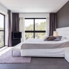 Отель Architecture Villa In Sitges Hills Оливелла комната для гостей фото 4