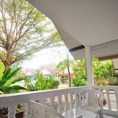 Отель Krabi Flora Hotel Таиланд, Краби - отзывы, цены и фото номеров - забронировать отель Krabi Flora Hotel онлайн балкон