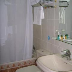 Отель Hostal Centro Sol Испания, Мадрид - отзывы, цены и фото номеров - забронировать отель Hostal Centro Sol онлайн ванная