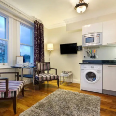 Апартаменты Q Kensington Two Apartments в номере