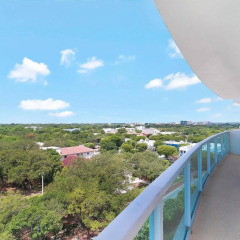 Отель Private Residences at Sonesta by SoFLA Vacations балкон