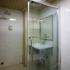 Qingyuan Lianzhou Guangda Hotel ванная