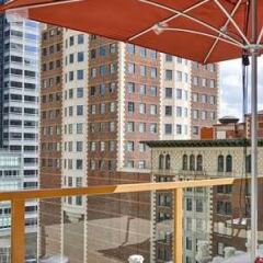 Отель Hilton Checkers США, Лос-Анджелес - 9 отзывов об отеле, цены и фото номеров - забронировать отель Hilton Checkers онлайн балкон