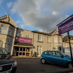 Newham Hotel парковка