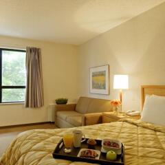 Отель Comfort Inn Dartmouth в номере
