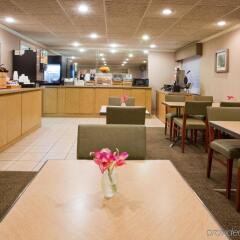 Отель La Quinta Inn Minneapolis Airport Блумингтон питание фото 3