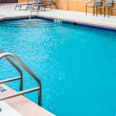 Отель Comfort Suites Lake City Лейк-Сити бассейн фото 3