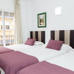 Отель Hostal Marbella Испания, Фуэнхирола - отзывы, цены и фото номеров - забронировать отель Hostal Marbella онлайн комната для гостей фото 5