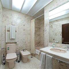 Alba Hotel Барселона ванная фото 2