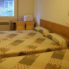 Отель Hostal Conde Güell комната для гостей фото 9