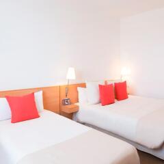 Отель Novotel Barcelona S Joan Despi комната для гостей фото 3