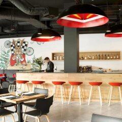 Отель Ibis Styles Wroclaw Centrum бассейн