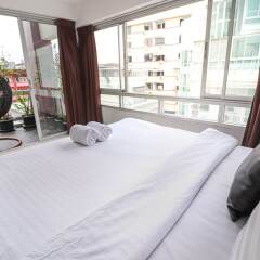Апартаменты Bangkok Two Bedroom Apartment Бангкок комната для гостей фото 3