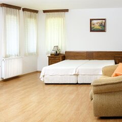 Отель Strannopriemnicata Guest House Боженци комната для гостей фото 4