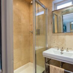 Отель 2 Bedroom Garden Apartment near Wimbledon Великобритания, Лондон - отзывы, цены и фото номеров - забронировать отель 2 Bedroom Garden Apartment near Wimbledon онлайн ванная фото 2