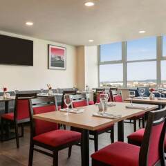 Отель Ramada by Wyndham East Kilbride