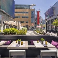 Отель JW Marriott Los Angeles L.A. LIVE бассейн фото 2
