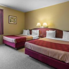 Отель Econo Lodge Montmorency Falls Канада, Буашатель - отзывы, цены и фото номеров - забронировать отель Econo Lodge Montmorency Falls онлайн удобства в номере