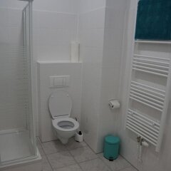 Отель Esfand Hostel Германия, Берлин - отзывы, цены и фото номеров - забронировать отель Esfand Hostel онлайн ванная фото 2
