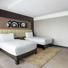 Отель DoubleTree by Hilton Bangkok Ploenchit Бангкок комната для гостей