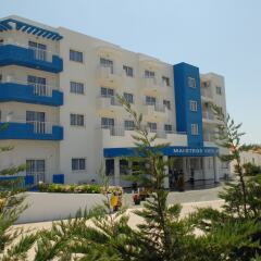 Отель Maistros Hotel Apartments Кипр, Протарас - отзывы, цены и фото номеров - забронировать отель Maistros Hotel Apartments онлайн вид на фасад фото 2