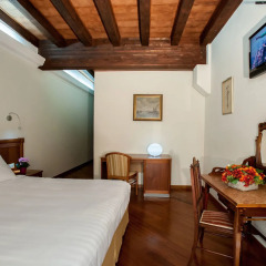 Hotel Flora комната для гостей