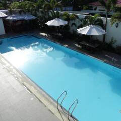 Отель Ipil Suites Puerto Princesa Филиппины, Пуэрто-Принцеса - отзывы, цены и фото номеров - забронировать отель Ipil Suites Puerto Princesa онлайн бассейн