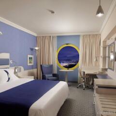 Отель Holiday Inn Athens Attica Av. Airport West комната для гостей фото 4