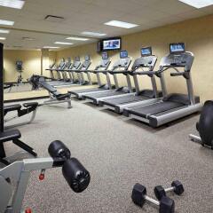 Отель Courtyard by Marriott Montreal Airport Канада, Монреаль - отзывы, цены и фото номеров - забронировать отель Courtyard by Marriott Montreal Airport онлайн фитнесс-зал