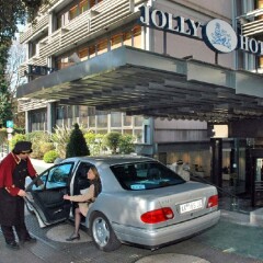 Отель NH Collection Roma Vittorio Veneto Италия, Рим - 1 отзыв об отеле, цены и фото номеров - забронировать отель NH Collection Roma Vittorio Veneto онлайн парковка