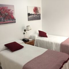Отель Hostal Puerta de Arcos Испания, Аркос -де-ла-Фронтера - отзывы, цены и фото номеров - забронировать отель Hostal Puerta de Arcos онлайн вид на фасад