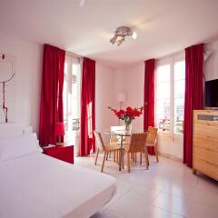 Апартаменты Las Ramblas Pasaje Bacardi Apartments комната для гостей фото 3