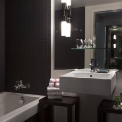 Hotel 10 in Montreal, Canada from 249$, photos, reviews - zenhotels.com bathroom