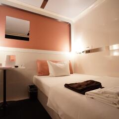 Отель First Cabin Akihabara Япония, Токио - отзывы, цены и фото номеров - забронировать отель First Cabin Akihabara онлайн комната для гостей