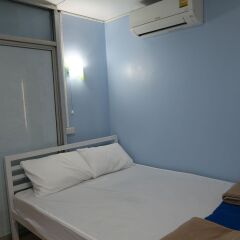 Red Lips Hostel Бангкок комната для гостей