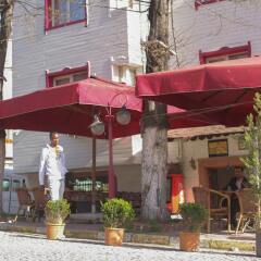 Hotel Rose Bouquets Стамбул бассейн